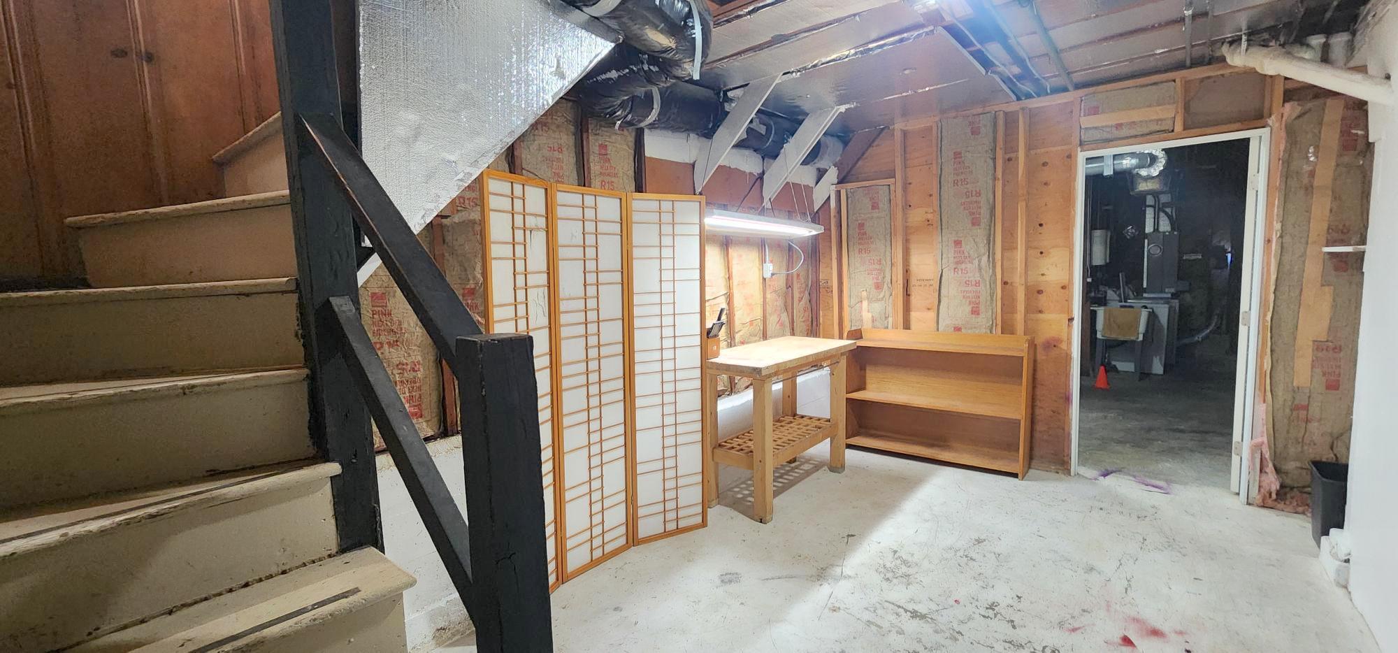 Workshop/pass-through room to garage - 245 Concord St