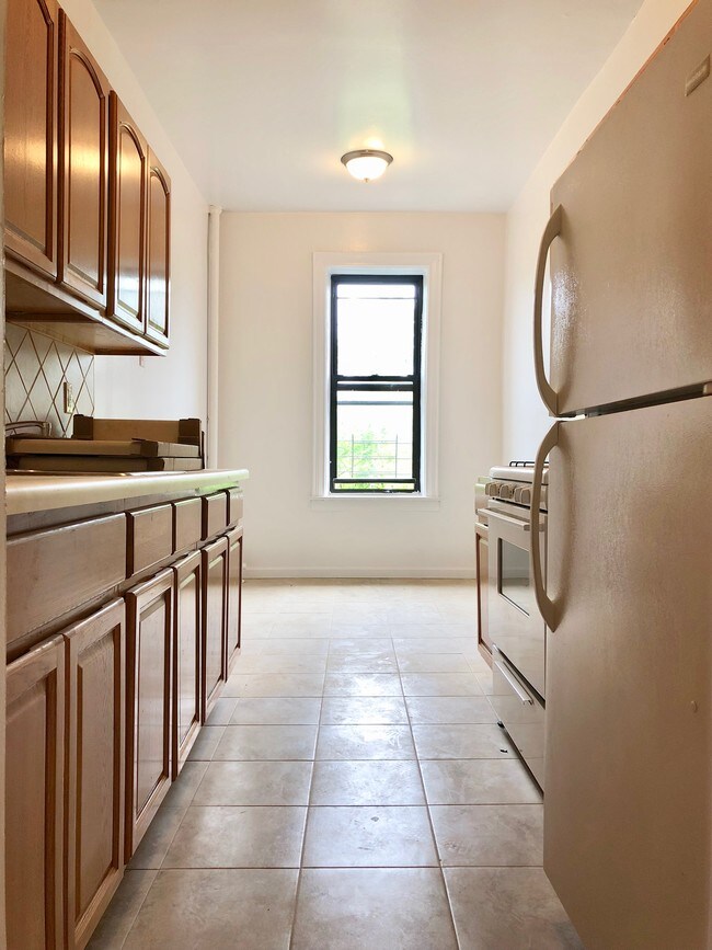 Building Photo - 114 Albemarle Rd