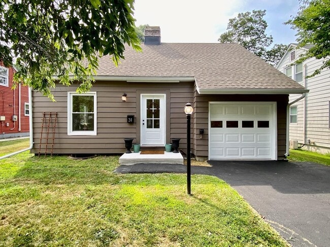 Building Photo - 31 Ziegler Ave