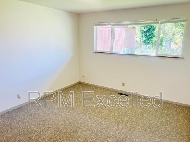 Building Photo - 3808 S 250th St