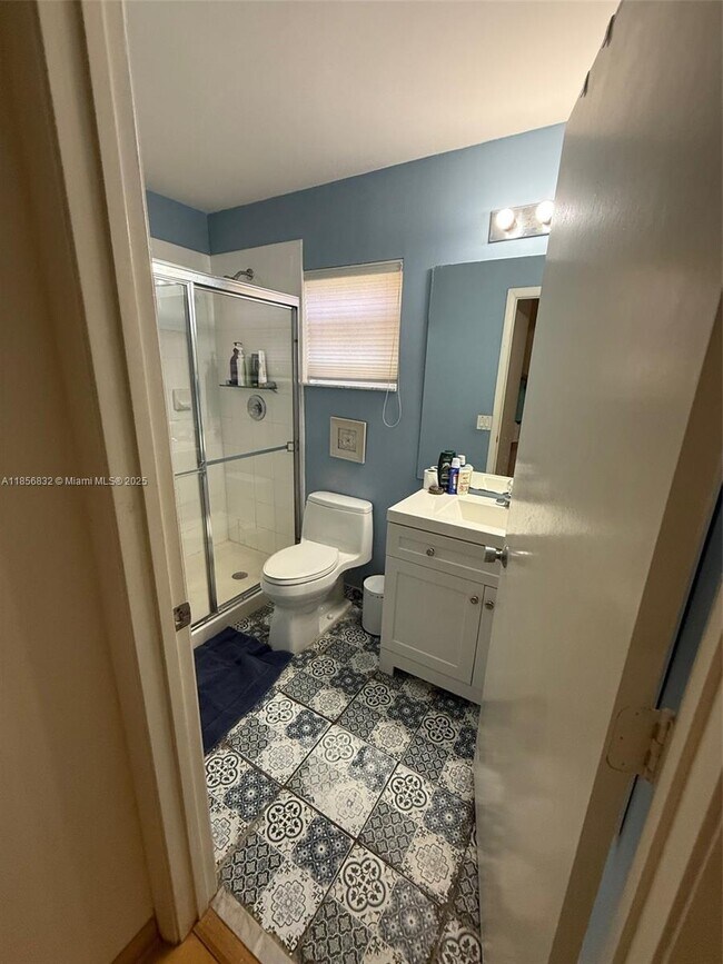 Building Photo - 944 Savannah Falls Dr