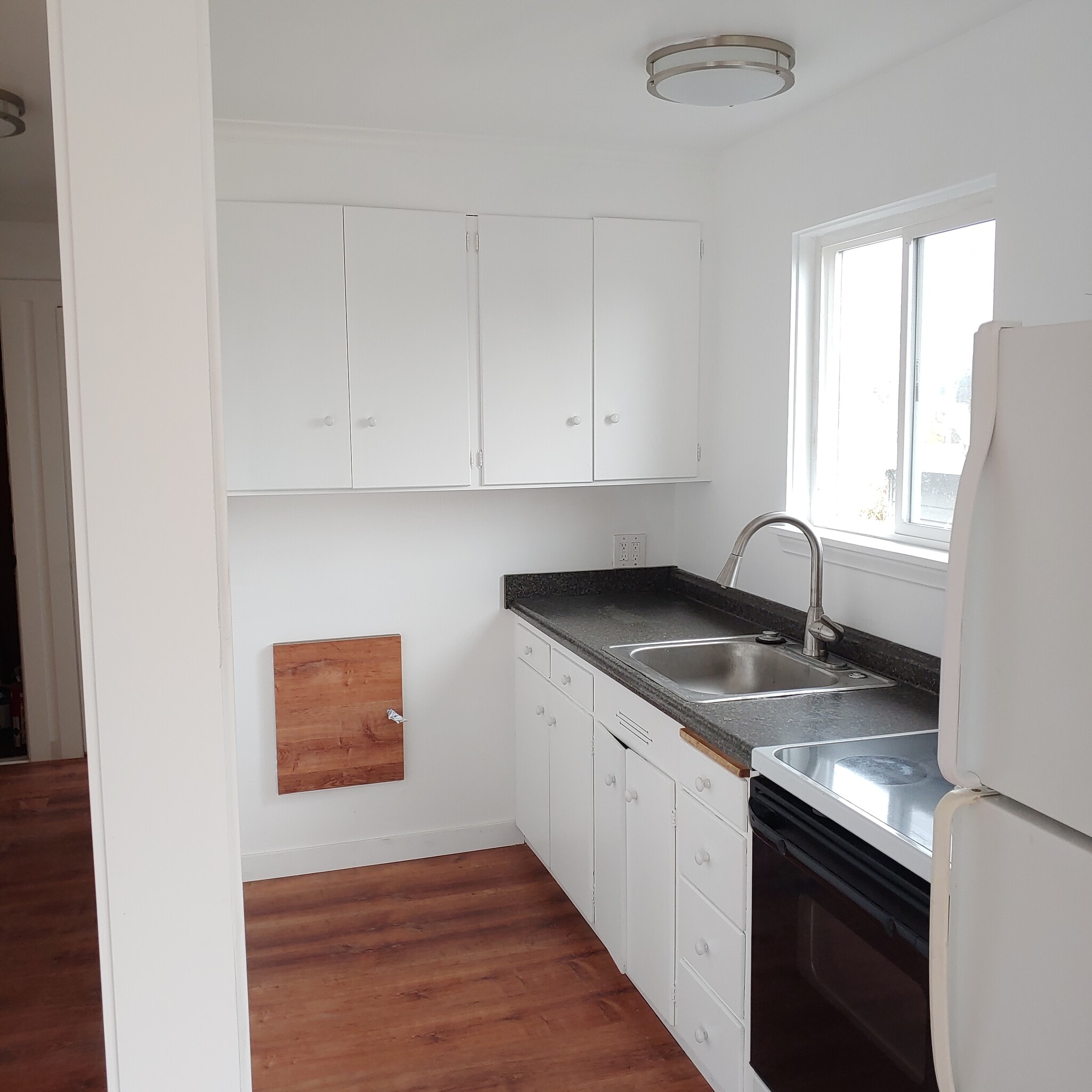 Kitchen - 931 N 85th St