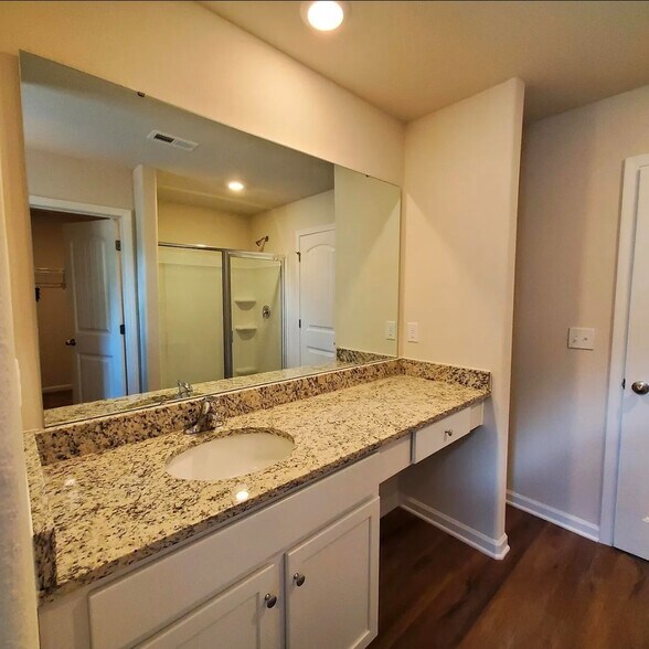 Building Photo - Room in House on Creedmore Hills Dr