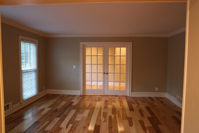 Building Photo - 3809 Allenhurst Dr