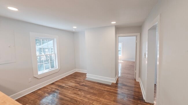 Building Photo - 159 Poplar Ave