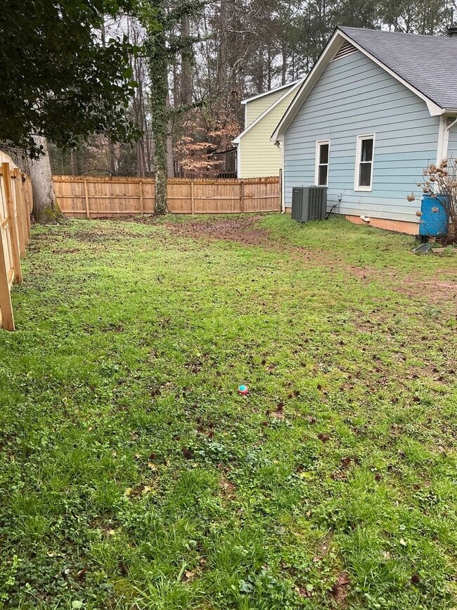 Building Photo - 2/2