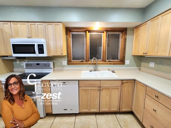 Building Photo - 1810 Brighton St