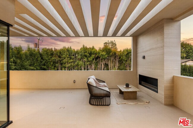 Building Photo - 4724 Lemona Ave