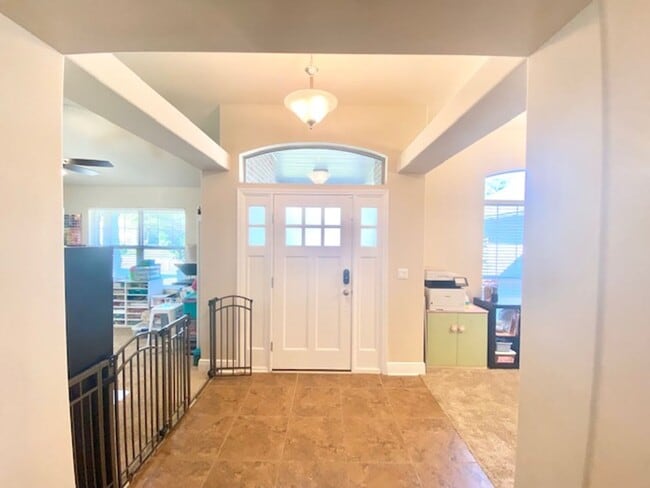 Building Photo - 6040 Trestle St