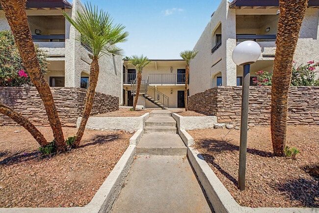 Building Photo - 3825 E Camelback Rd