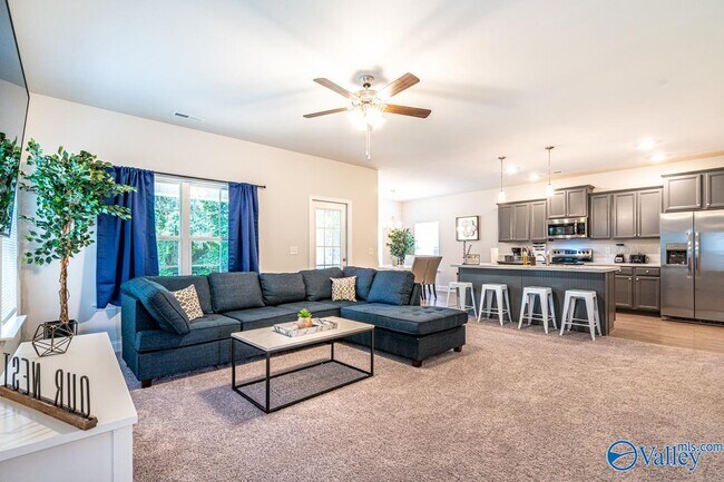 Building Photo - 176 Tybee Dr