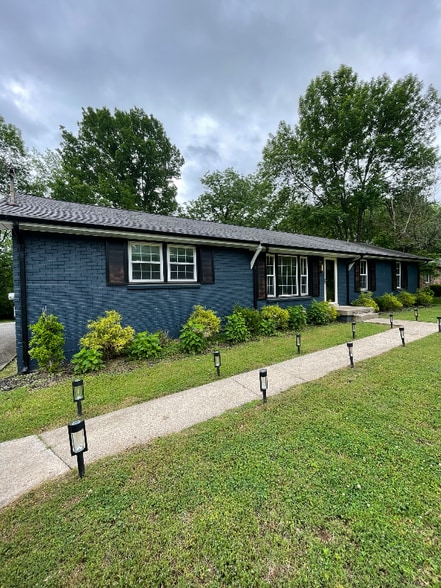 Building Photo - 263 Southburn Dr