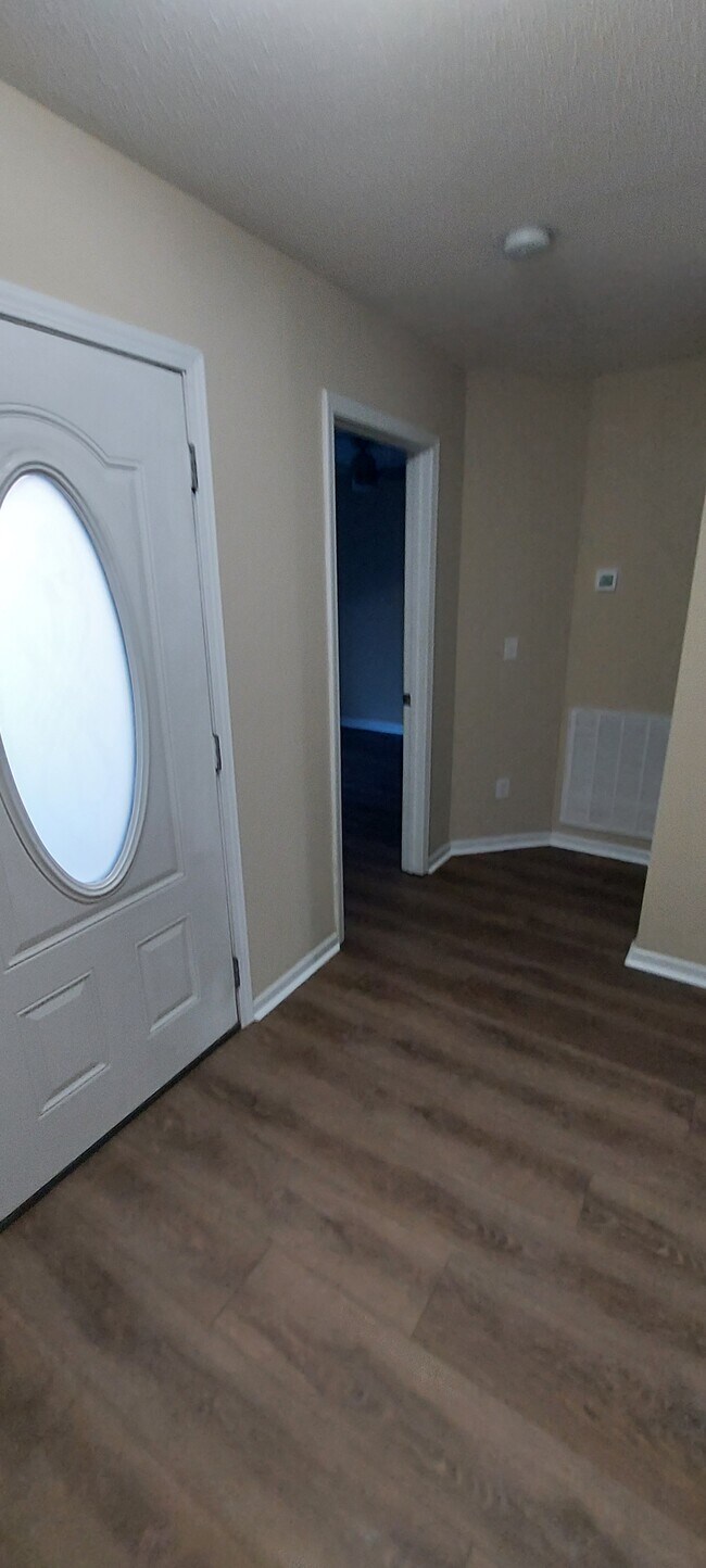 Building Photo - 16210 Stone Ridge Pkwy