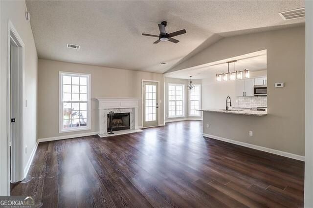 Building Photo - 1216 Dylan Way