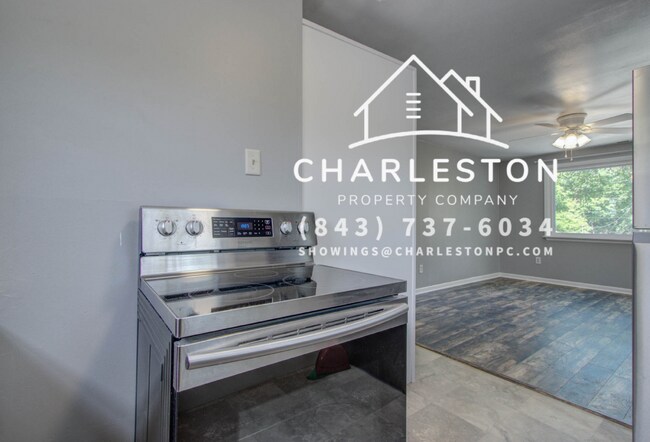 Building Photo - 1833 Orangeburg St