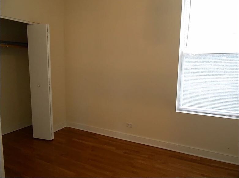 Building Photo - 850 W Fletcher St