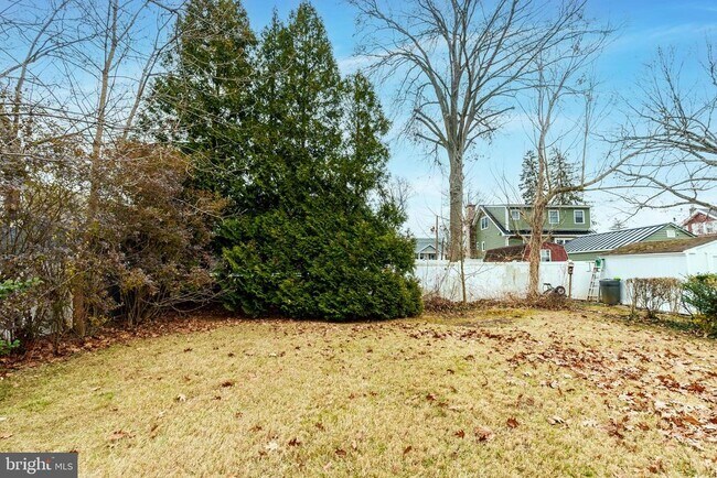 Building Photo - 431 Central Ave