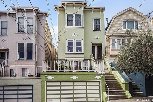 Building Photo - 450 Fair Oaks St