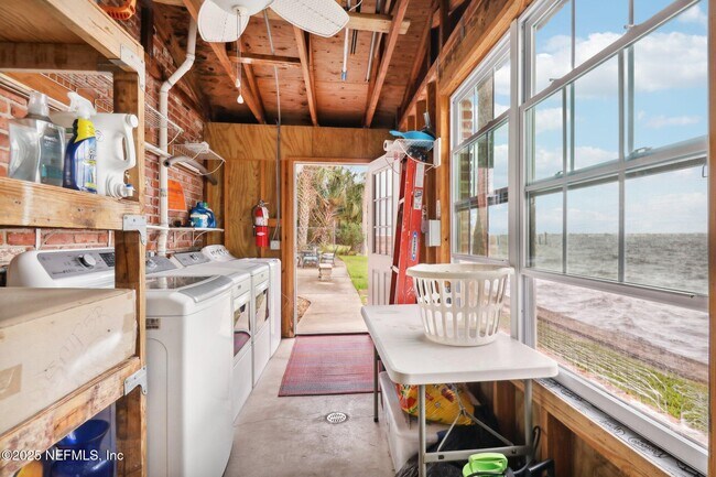 Building Photo - 1846 Mallory St