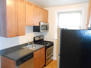 Building Photo - 914 Crain St