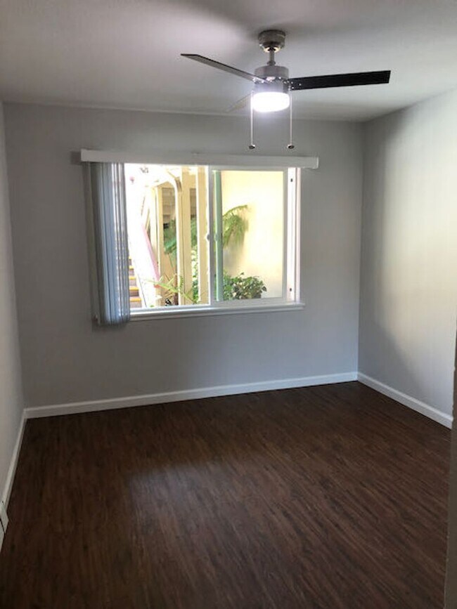 Building Photo - 1bed 1bath Apartment