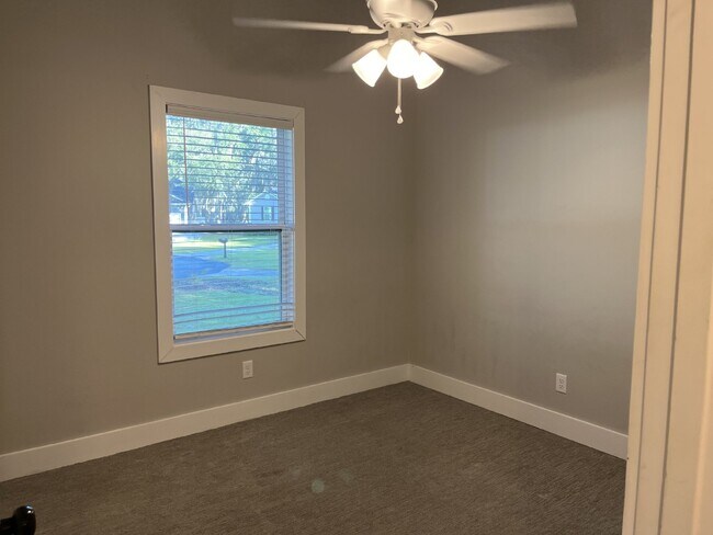 Building Photo - **Coming Soon** Stunning 3 bed, 2 bath in ...
