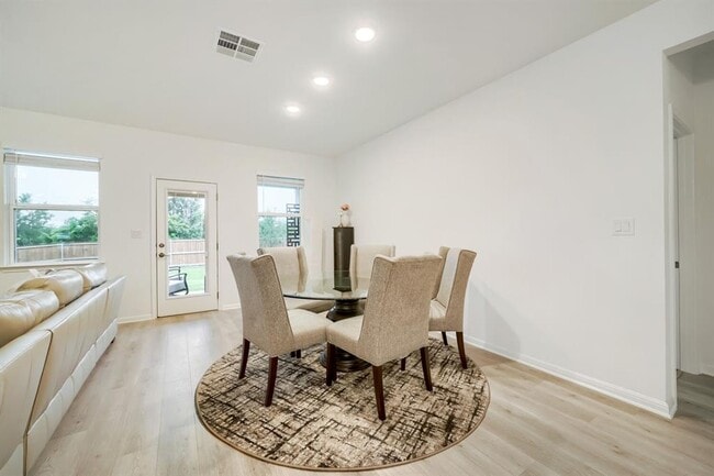Building Photo - 1809 Lorant Ln