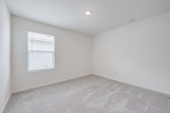 Building Photo - 1301 Salton Ln