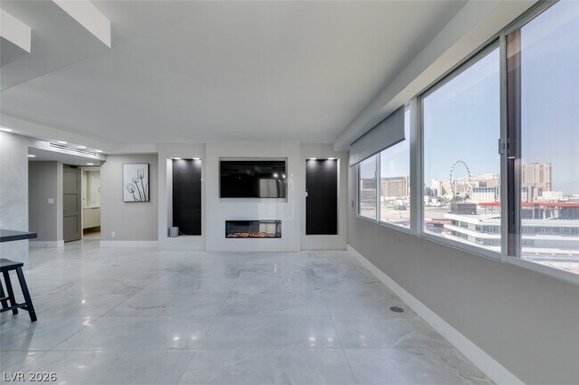 Building Photo - 205 E Harmon Ave