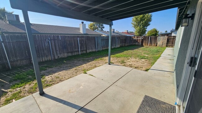 Building Photo - Great Home for Christmas