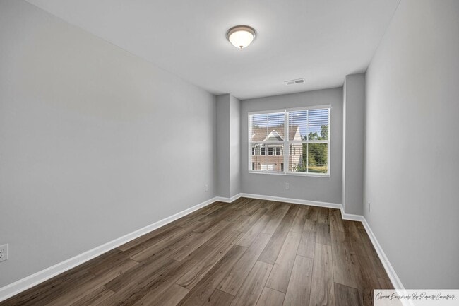 Building Photo - MODERN 3 BEDROOM IN LEXINGTON'S MURRAY VILLAGE
