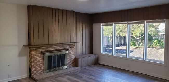 Building Photo - Excellent, Well Preserved and Restored 3 Bedroom Home - Available Soon!