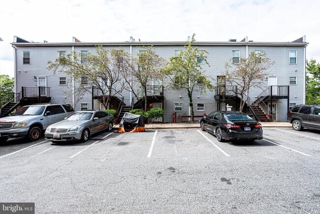 Building Photo - 2648 Bowen Rd SE