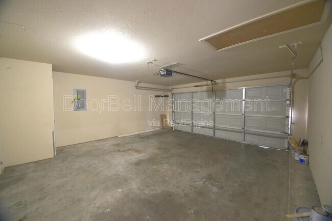 Building Photo - 89 W Fairlane Ct