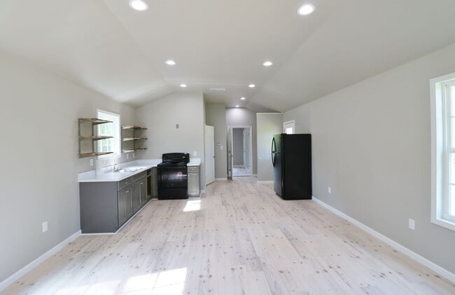 Building Photo - Tiny House