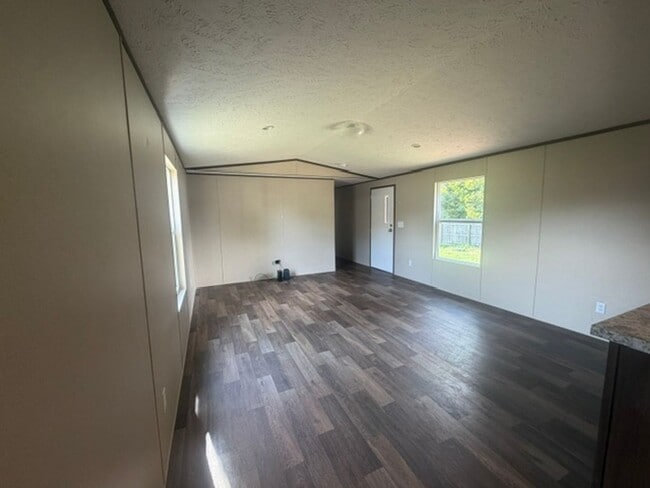 Building Photo - 81 Narrow Lane Rd