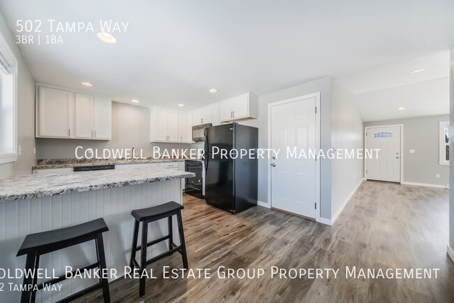 Building Photo - 502 Tampa Way