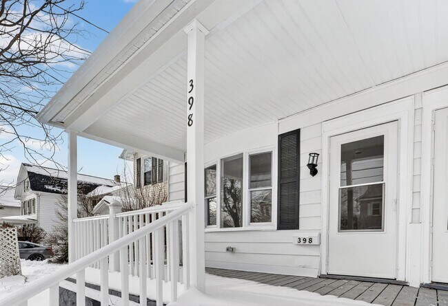 Building Photo - 398-400 N. Maple Ave