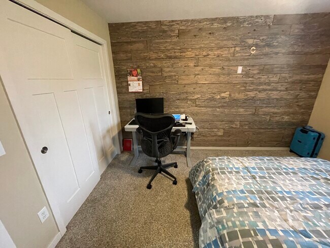 Building Photo - 230 S Legacy Way