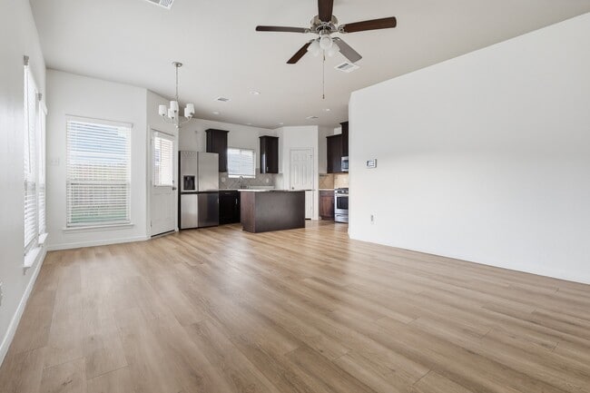 Building Photo - 6444 Wenlock Dr