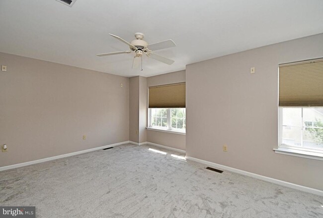 Building Photo - 1055 Balley Dr