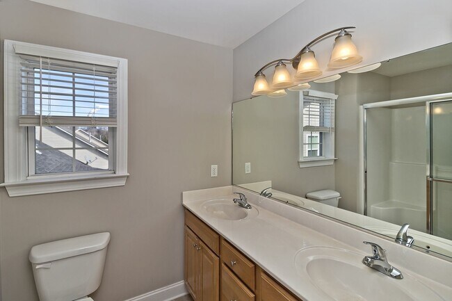 Building Photo - Two-Story Home in Arden with Bonus Room/Of...