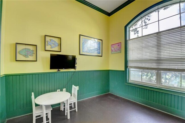 Building Photo - 9833 Baywinds Blvd