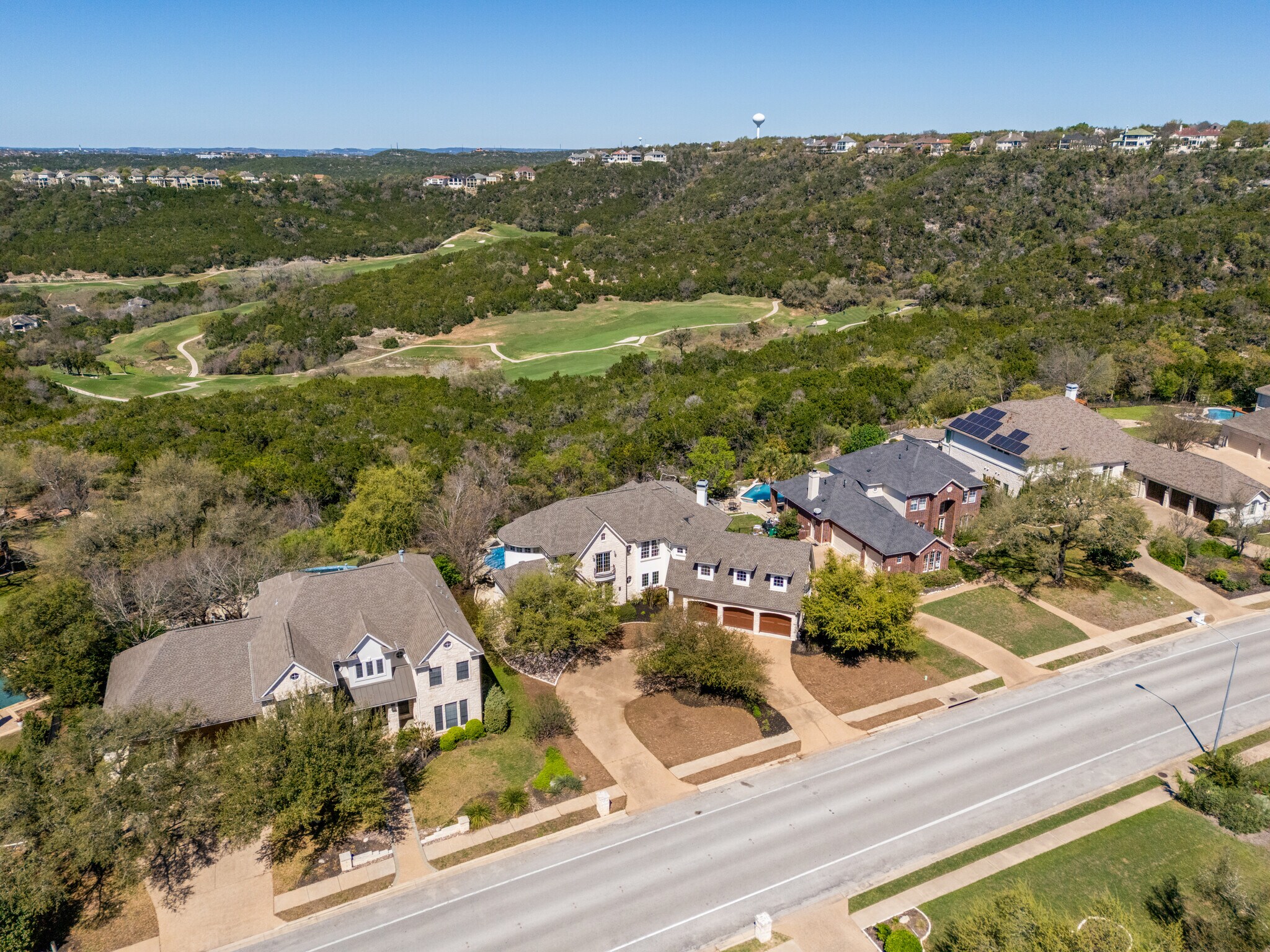 Building Photo - 9805 Big View Dr