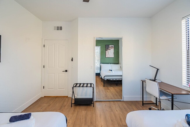 Building Photo - 2150 S 55th St