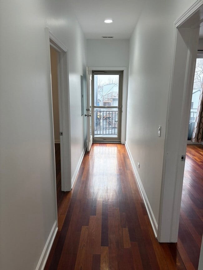 Building Photo - 1730 N Western Ave