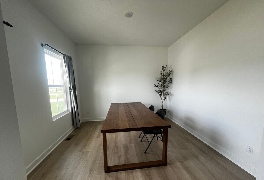 Main floor Bonus space - 362 Jonagold Dr NE