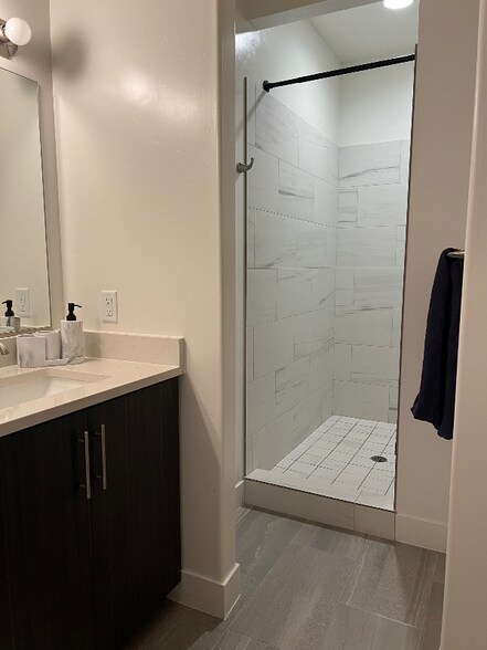 Building Photo - 2998 Photinia Dr