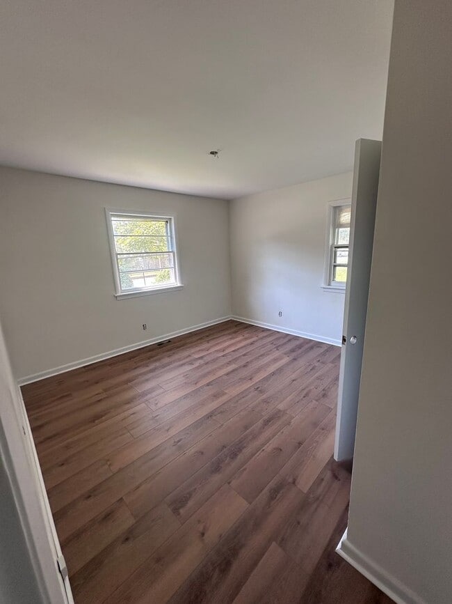 Building Photo - House for Rent