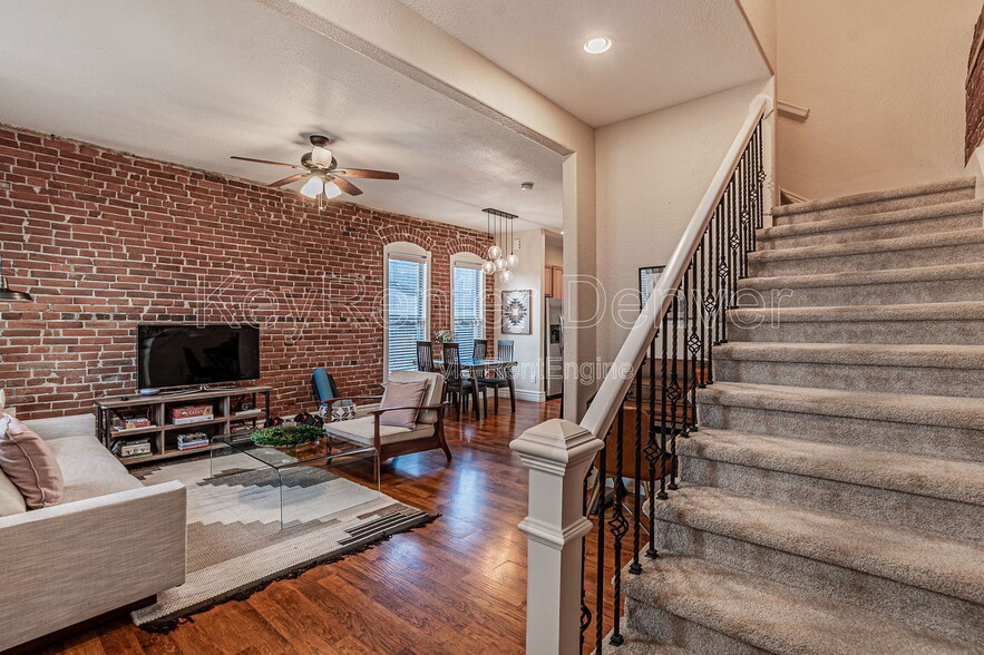 Building Photo - 3033 Welton St